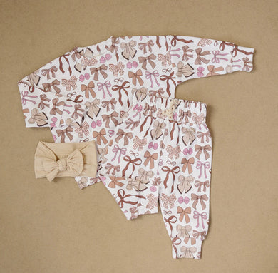 brown bows lounge set