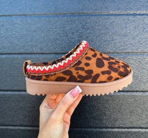 fur slip ons - leopard