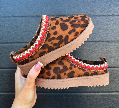 fur slip ons - leopard