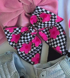 floral checker bows